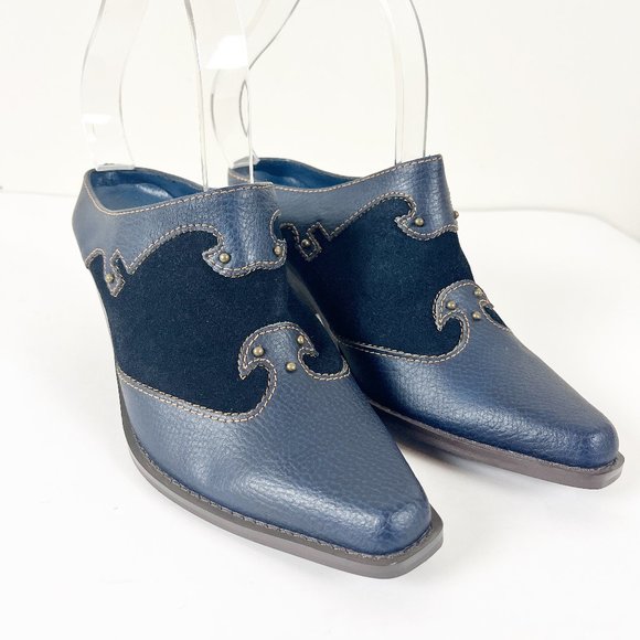 Vintage Shoes - Vintage Women's Navy Blue Suede Leather Western Bootie 6